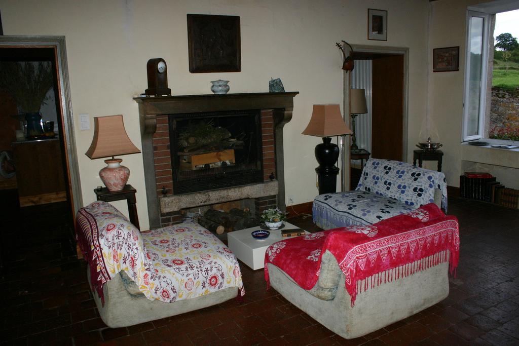 Domaine De Clermont Bed & Breakfast La Roche-en-Brenil Exterior photo